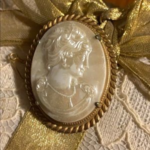 Vintage 30s Mother of Pearl cameo